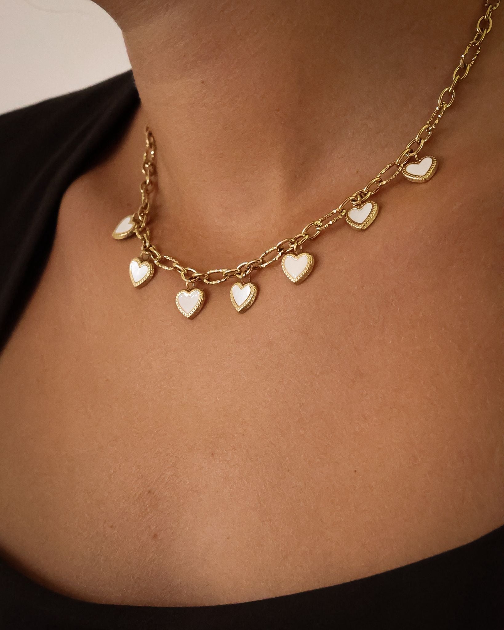 COLLIER LOVELY