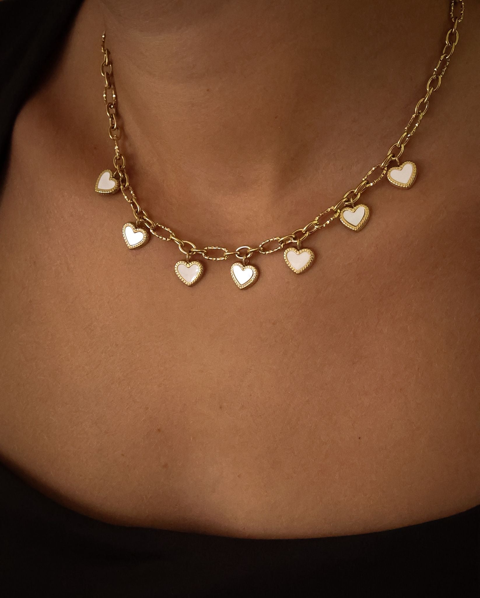 COLLIER LOVELY