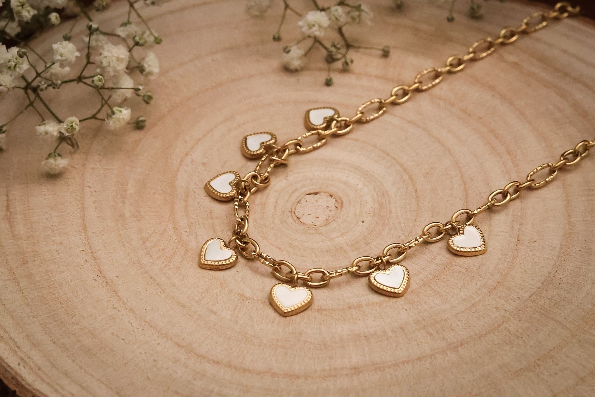 COLLIER LOVELY