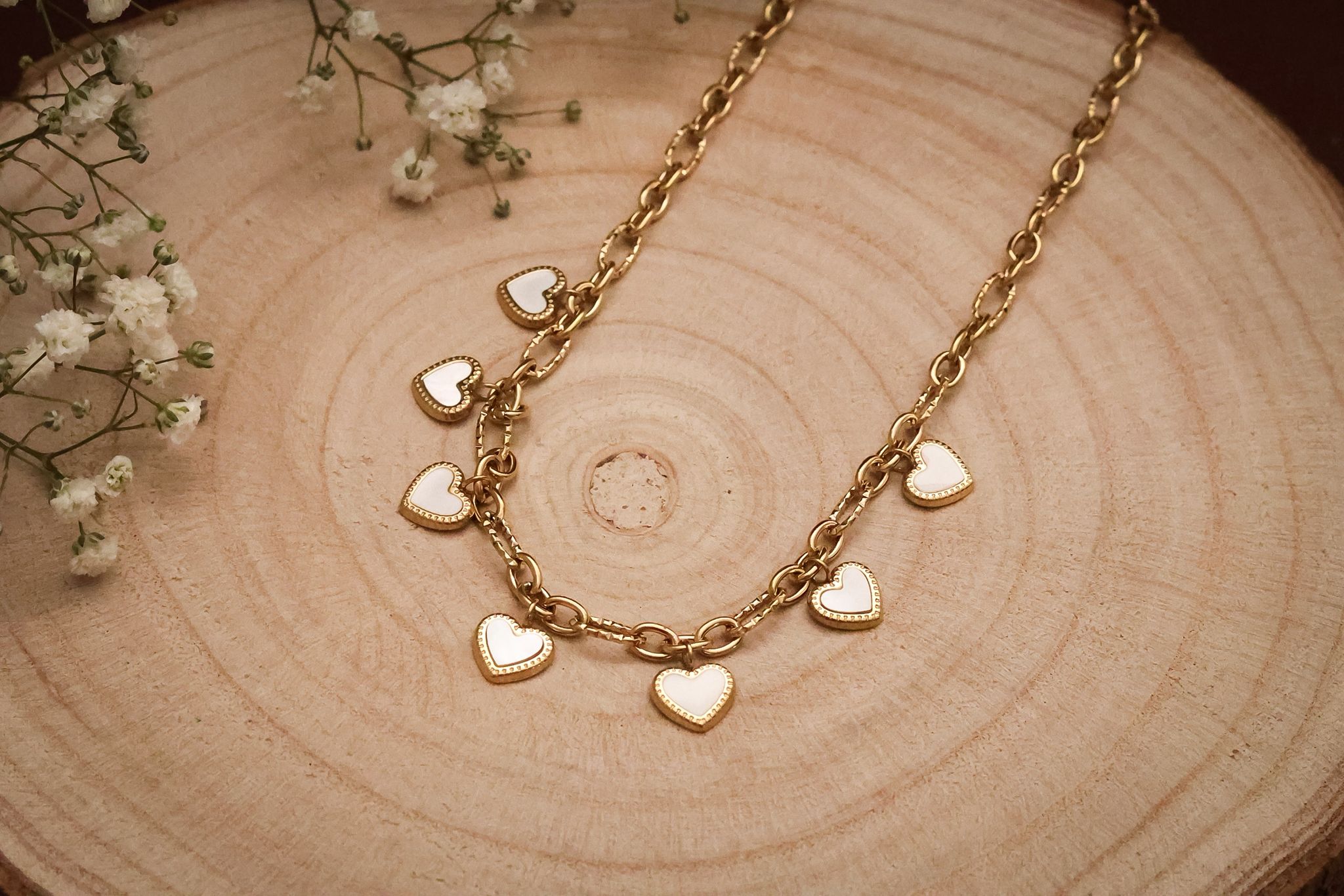 COLLIER LOVELY