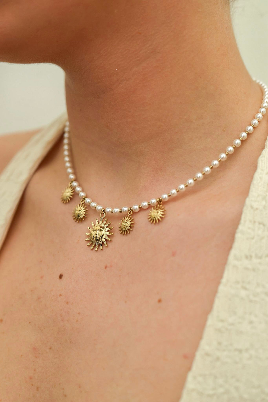 COLLIER SUNNY