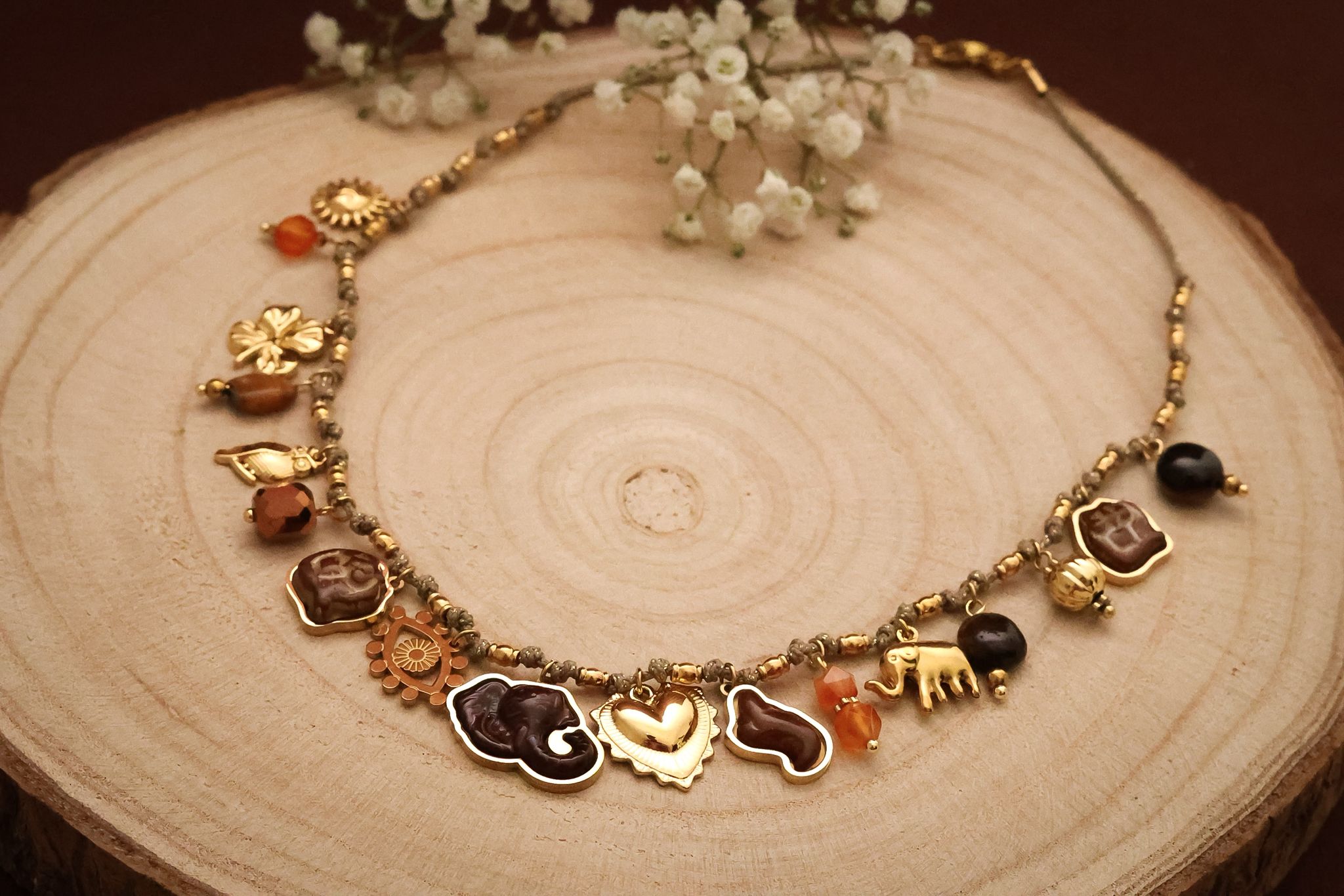 COLLIER MADY