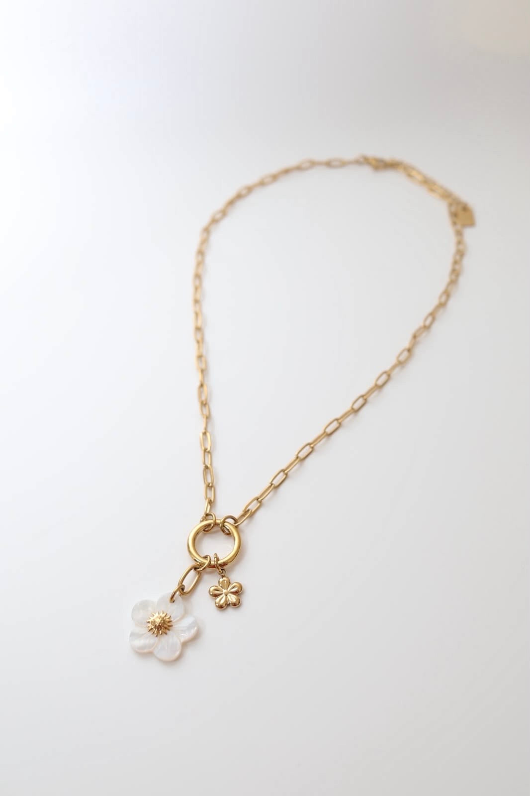 COLLIER BLOOMY